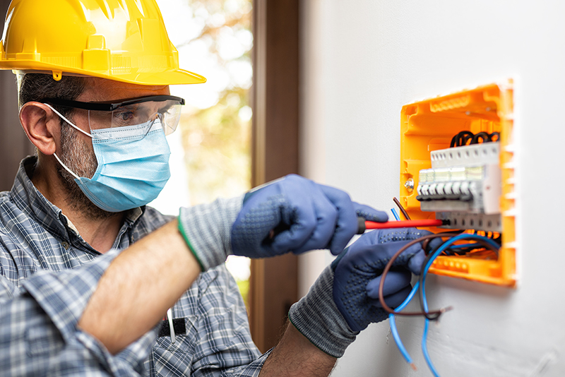 6 Warning Signs of Faulty Electrical Wiring in Your Home